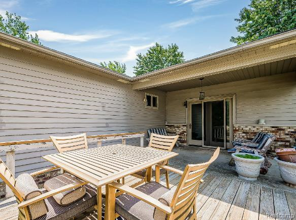 830 CLARA Street, Commerce Twp, MI 48390 — Photo 15