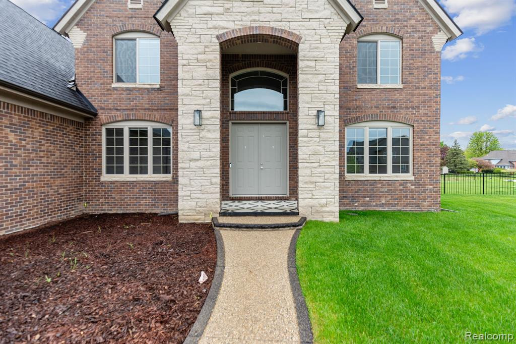 48347 LA LONA Drive, Utica, MI 48315 — Photo 3