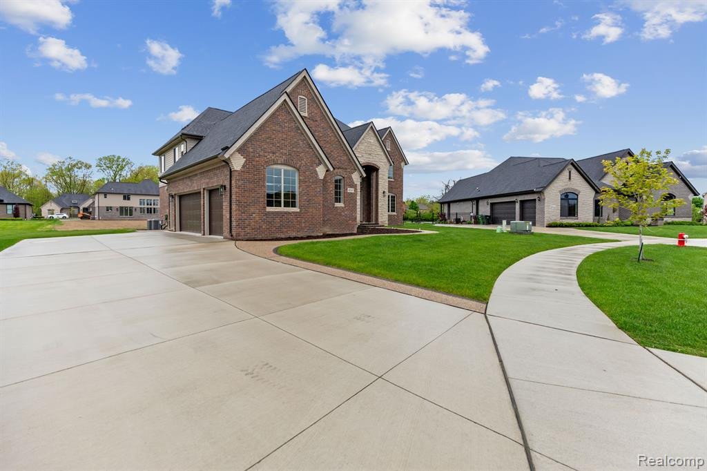 48347 LA LONA Drive, Utica, MI 48315 — Photo 4