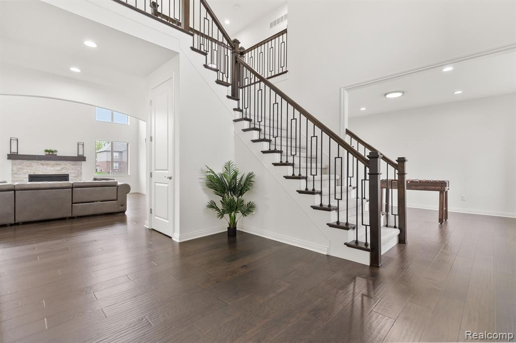 48347 LA LONA Drive, Utica, MI 48315 — Photo 6