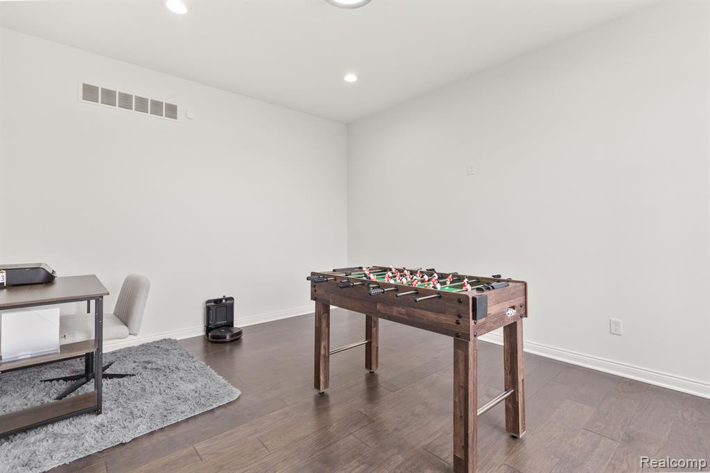 48347 LA LONA Drive, Utica, MI 48315 — Photo 11