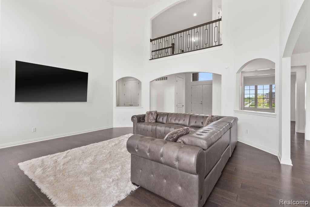 48347 LA LONA Drive, Utica, MI 48315 — Photo 15
