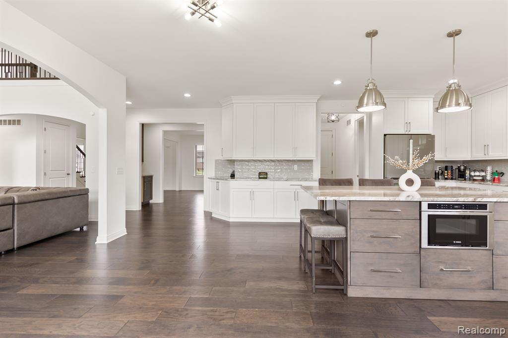 48347 LA LONA Drive, Utica, MI 48315 — Photo 17