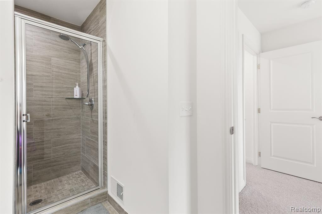 48347 LA LONA Drive, Utica, MI 48315 — Photo 38