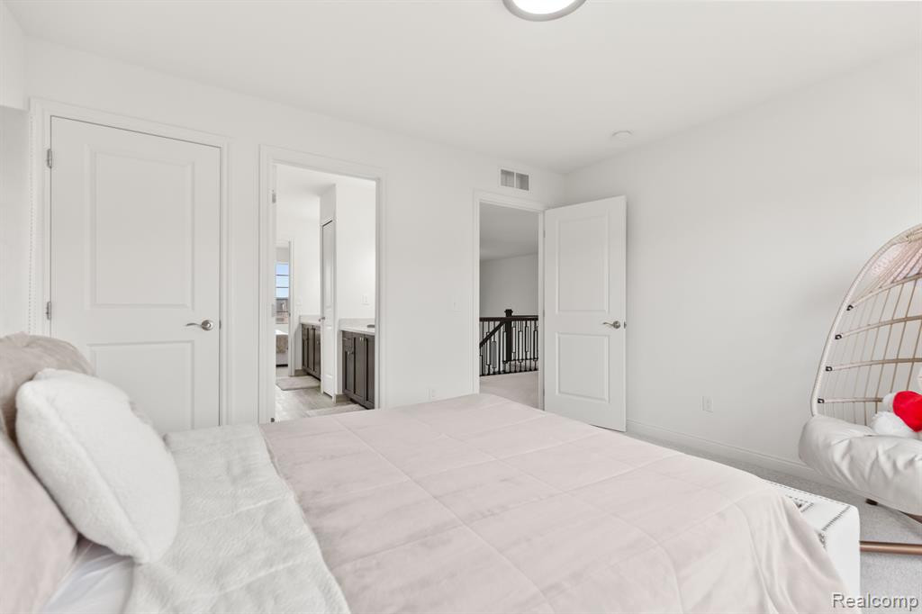 48347 LA LONA Drive, Utica, MI 48315 — Photo 45