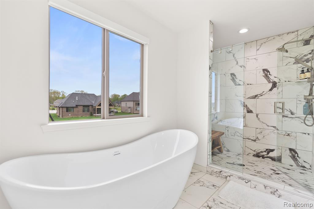 48347 LA LONA Drive, Utica, MI 48315 — Photo 47