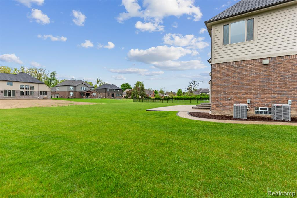48347 LA LONA Drive, Utica, MI 48315 — Photo 64