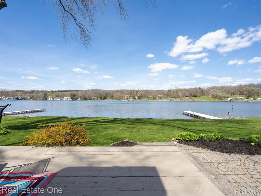 8972 Tackles Drive, White Lake, MI — Photo 6