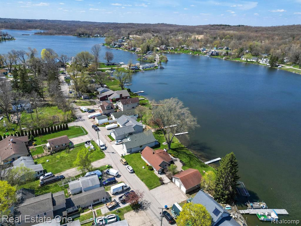 8972 Tackles Drive, White Lake, MI — Photo 12