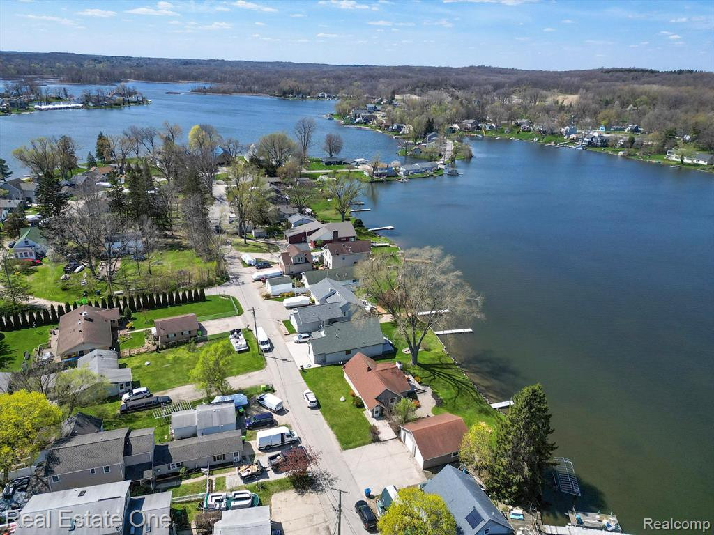 8972 Tackles Drive, White Lake, MI — Photo 13