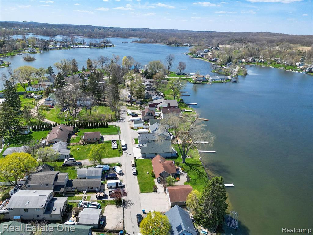 8972 Tackles Drive, White Lake, MI — Photo 14