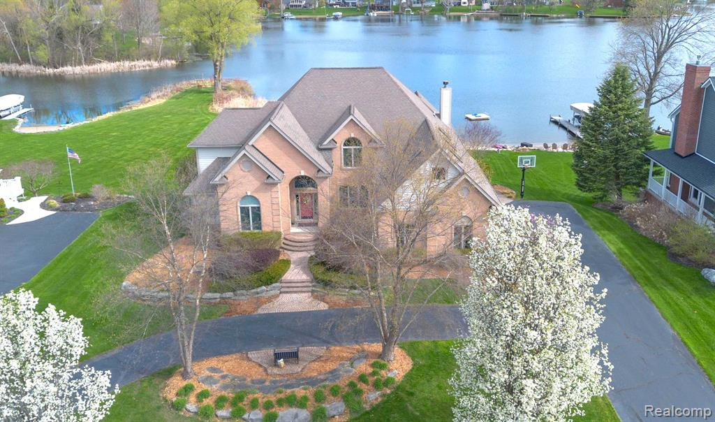 8746 S Shore Drive, Clarkston, MI 48348 — front exterior