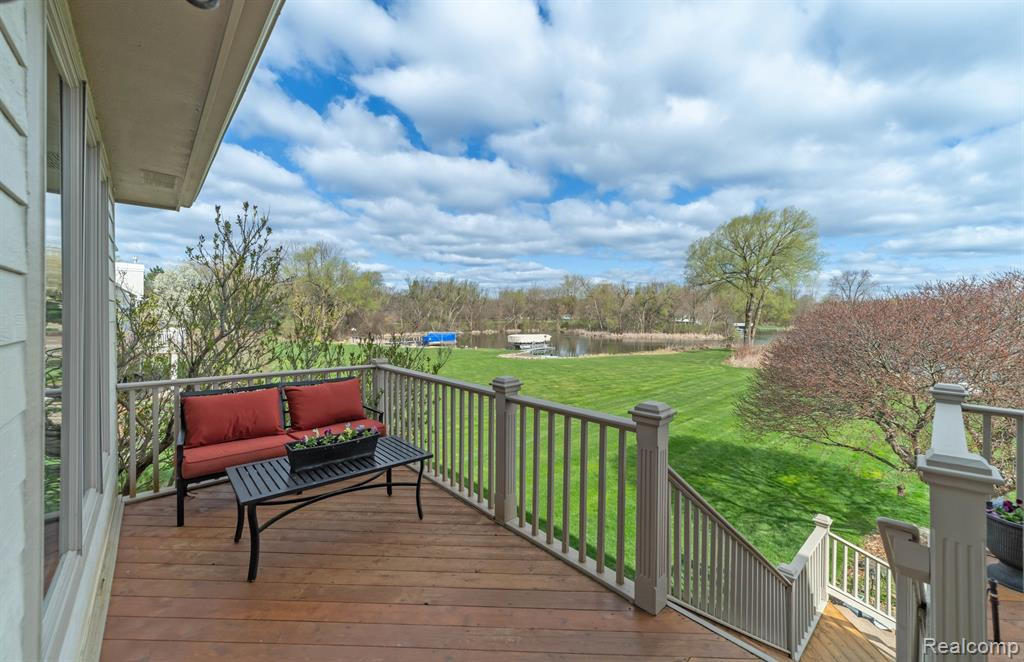 8746 S Shore Drive, Clarkston, MI 48348 — Photo 24