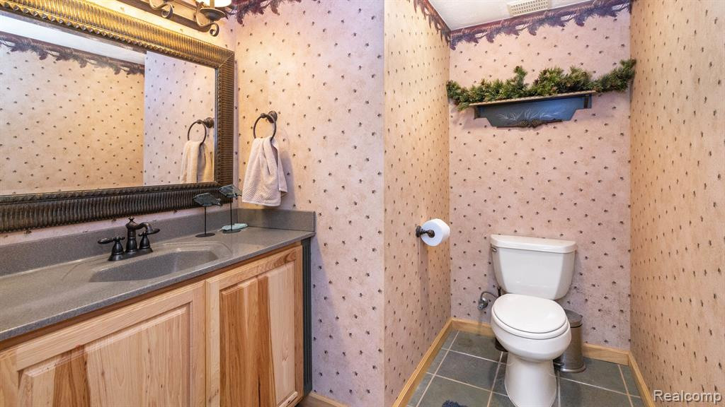 8746 S Shore Drive, Clarkston, MI 48348 — Photo 54