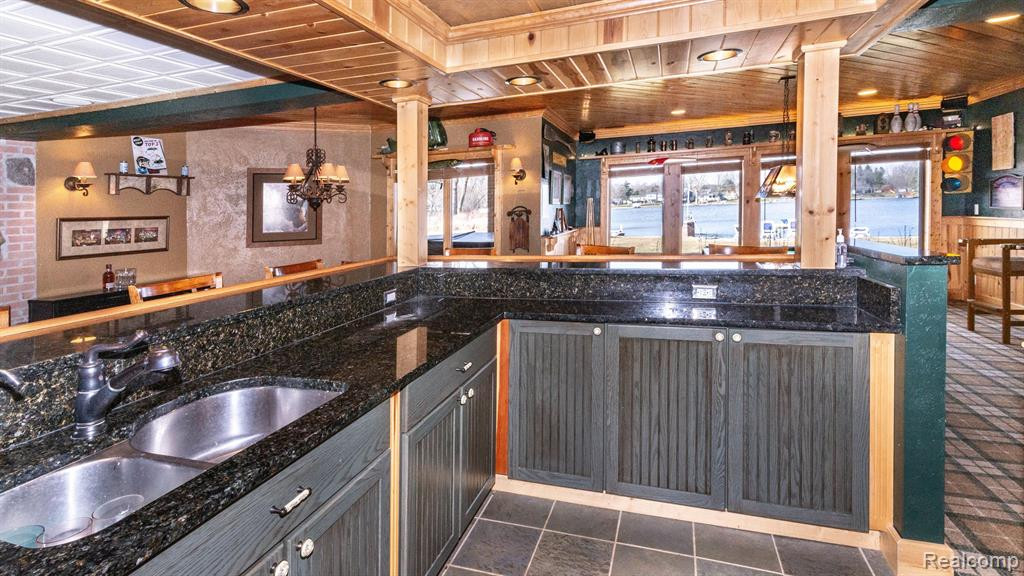 8746 S Shore Drive, Clarkston, MI 48348 — Photo 58