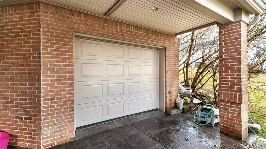 8746 S Shore Drive, Clarkston, MI 48348 — Photo 64
