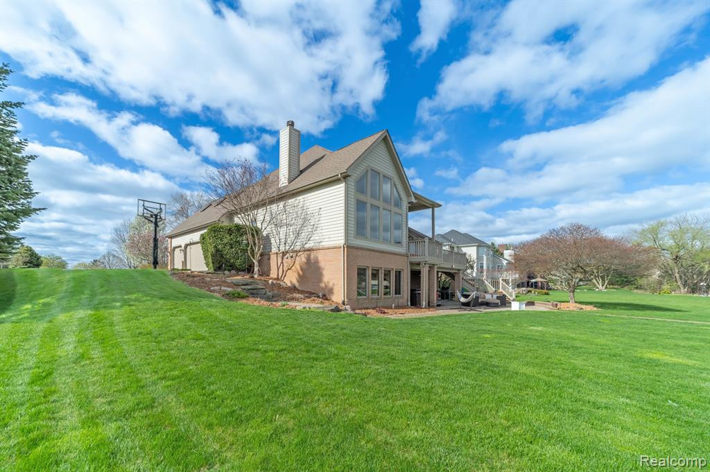 8746 S Shore Drive, Clarkston, MI 48348 — Photo 70
