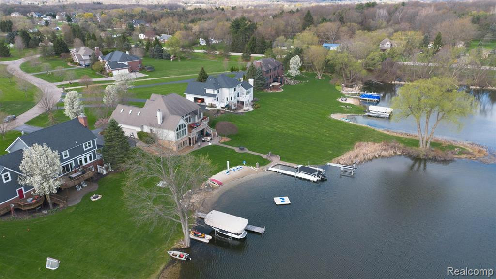 8746 S Shore Drive, Clarkston, MI 48348 — Photo 73