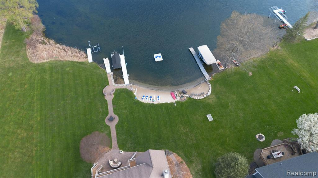 8746 S Shore Drive, Clarkston, MI 48348 — Photo 74