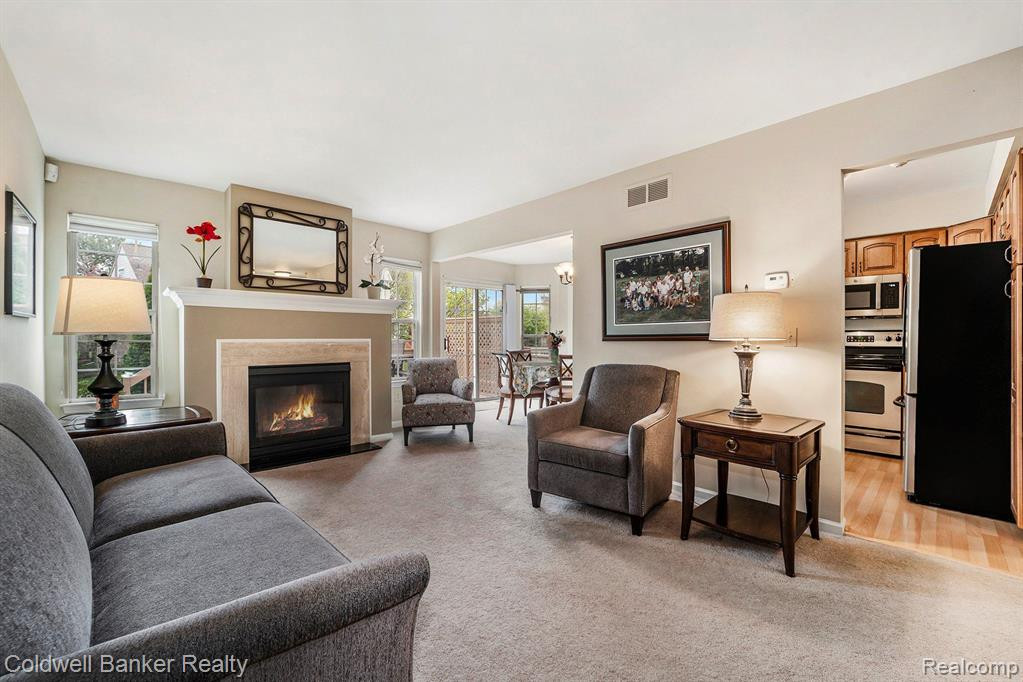 4073 HUNTERS Circle W, Canton, MI 48188 — Photo 3