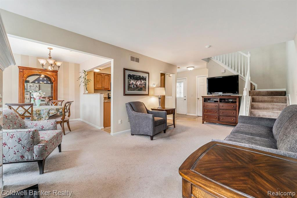 4073 HUNTERS Circle W, Canton, MI 48188 — Photo 4