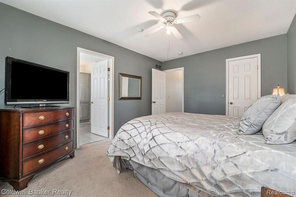 4073 HUNTERS Circle W, Canton, MI 48188 — Photo 12