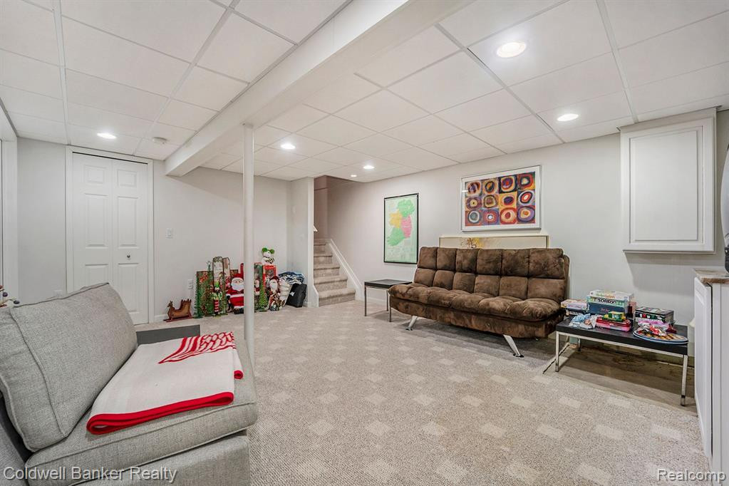 4073 HUNTERS Circle W, Canton, MI 48188 — Photo 17