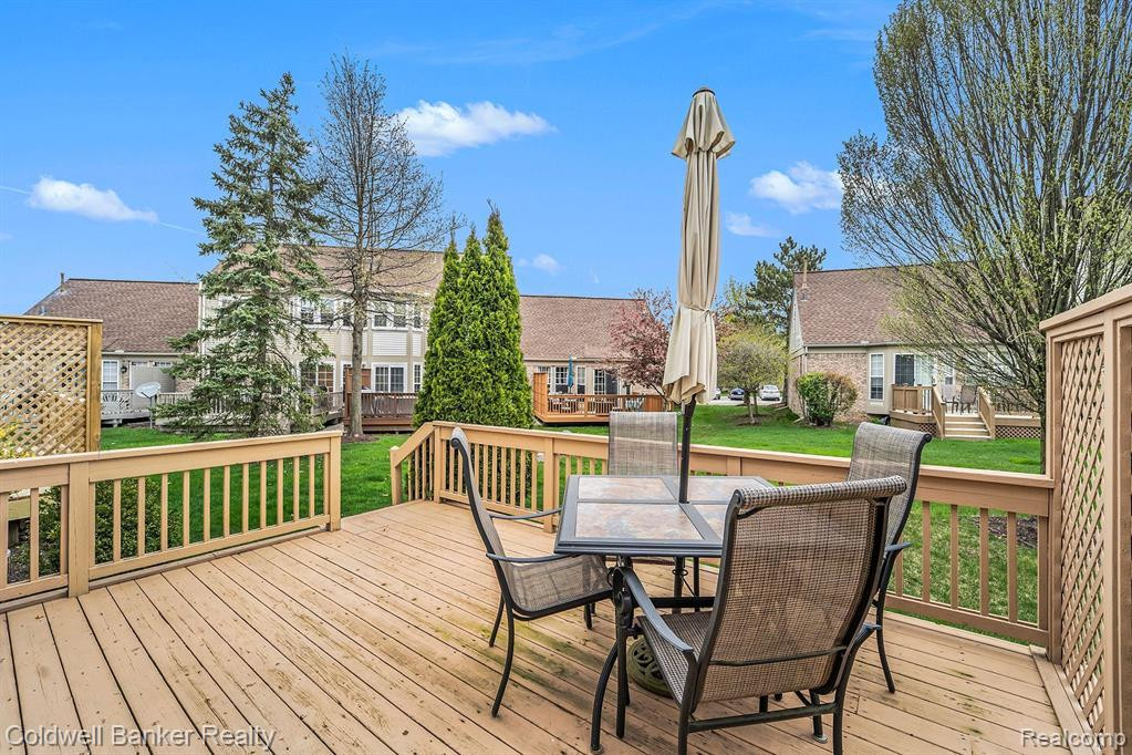 4073 HUNTERS Circle W, Canton, MI 48188 — Photo 20