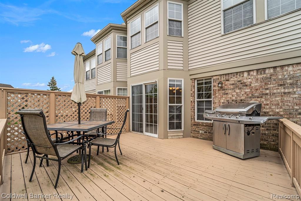 4073 HUNTERS Circle W, Canton, MI 48188 — Photo 21