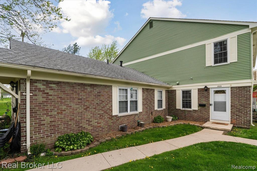 1665 WINGATE Boulevard, Ypsilanti, MI 48198 — Photo 4