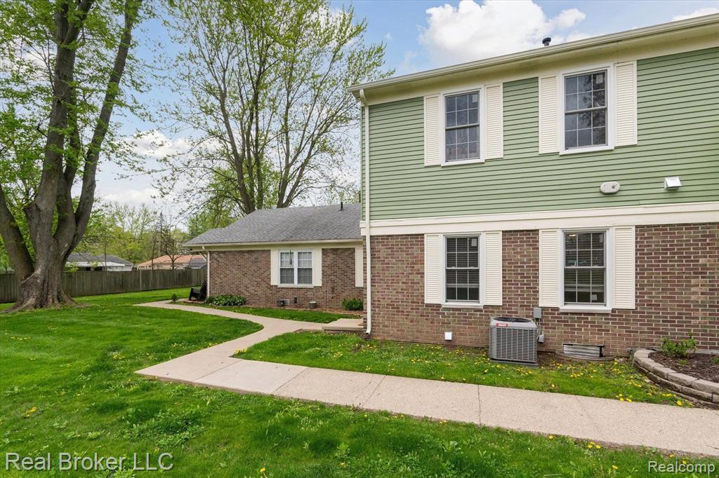 1665 WINGATE Boulevard, Ypsilanti, MI 48198 — Photo 5