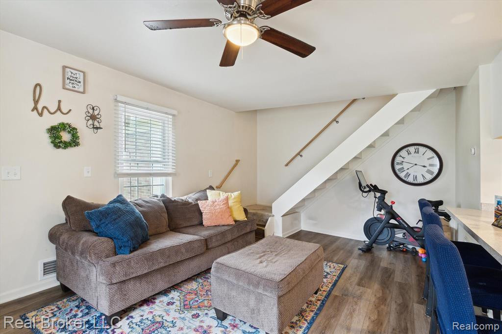 1665 WINGATE Boulevard, Ypsilanti, MI 48198 — Photo 8