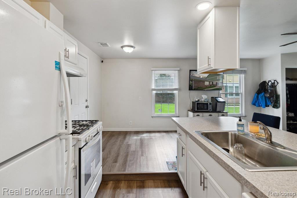 1665 WINGATE Boulevard, Ypsilanti, MI 48198 — Photo 13