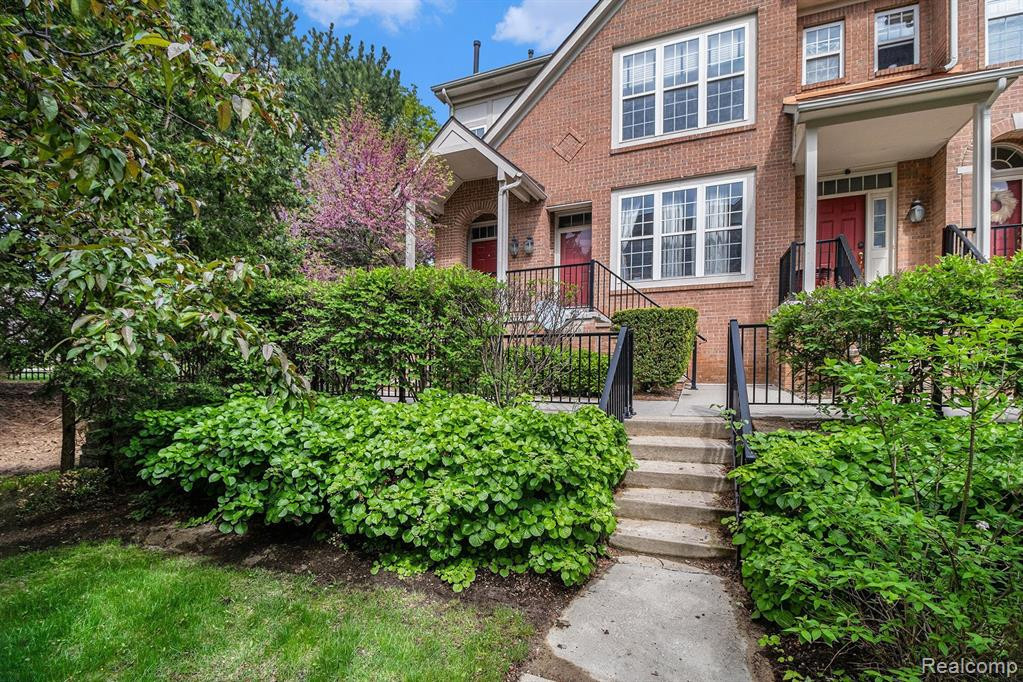 20118 Rodeo Court, Southfield, MI 48075 — Photo 3