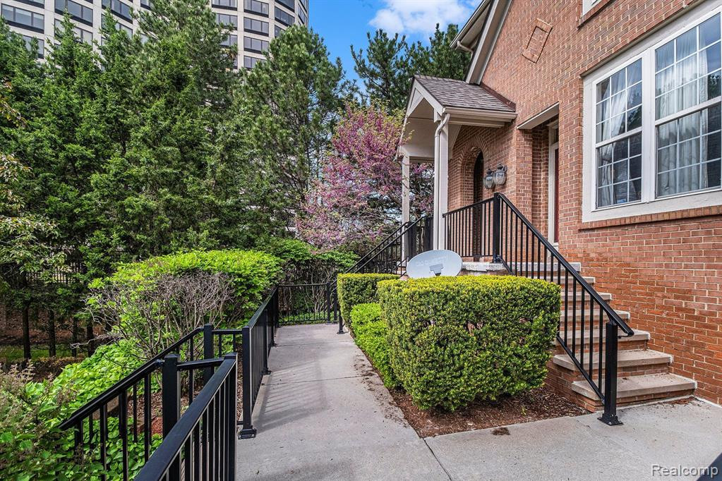 20118 Rodeo Court, Southfield, MI 48075 — Photo 4