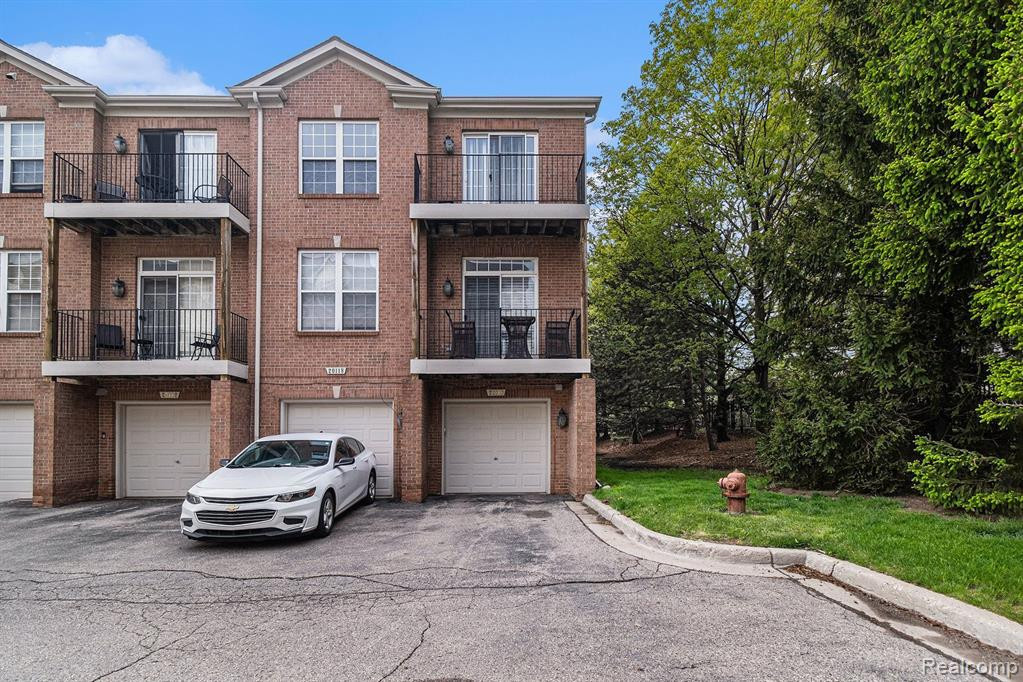 20118 Rodeo Court, Southfield, MI 48075 — Photo 28