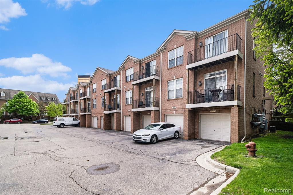 20118 Rodeo Court, Southfield, MI 48075 — Photo 29
