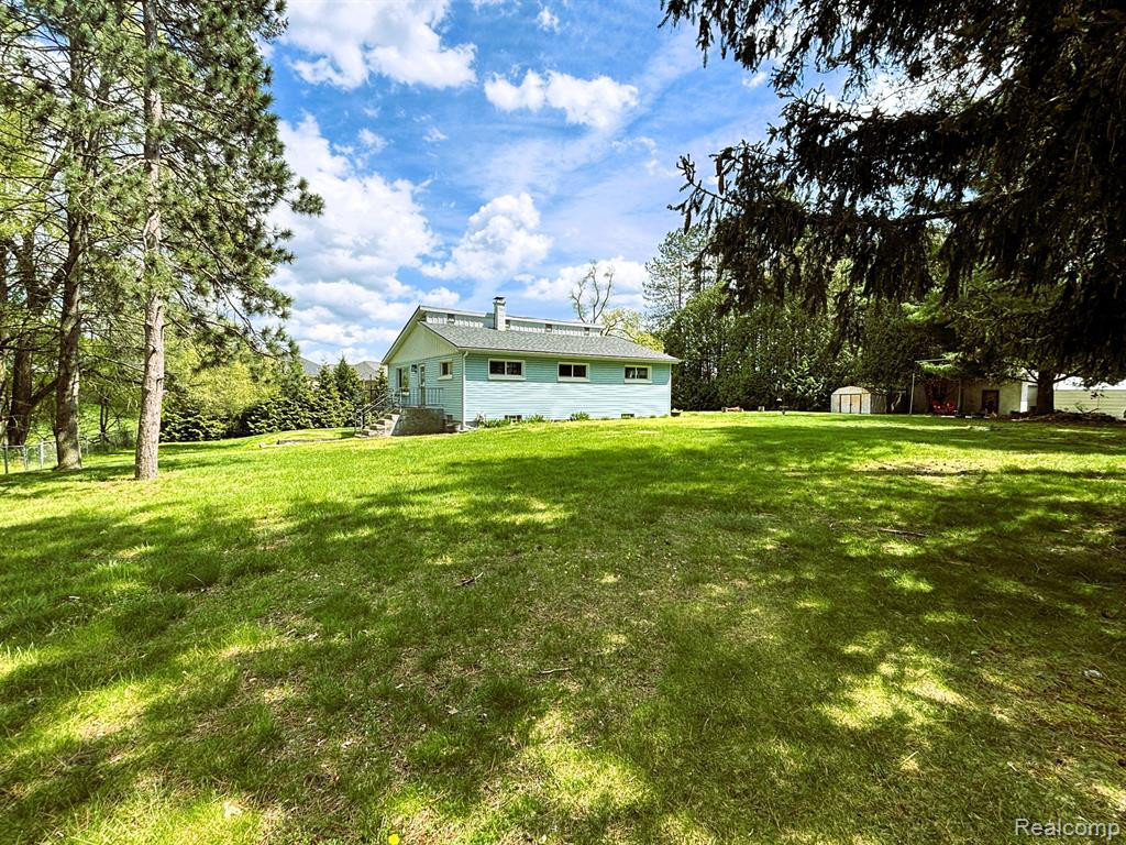 921 SUPERIOR Street, Commerce Twp, MI 48390 — Photo 6