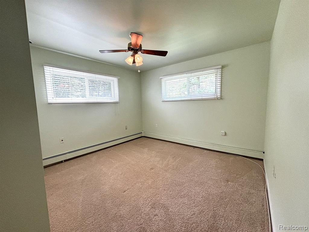 921 SUPERIOR Street, Commerce Twp, MI 48390 — Photo 16