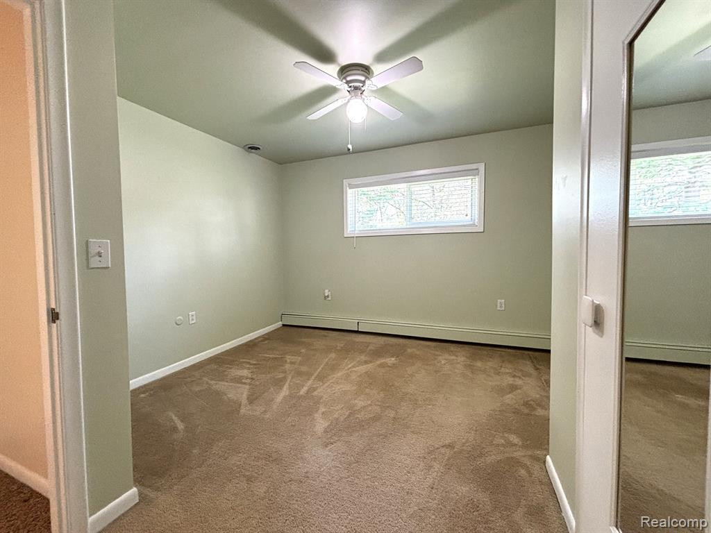 921 SUPERIOR Street, Commerce Twp, MI 48390 — Photo 19