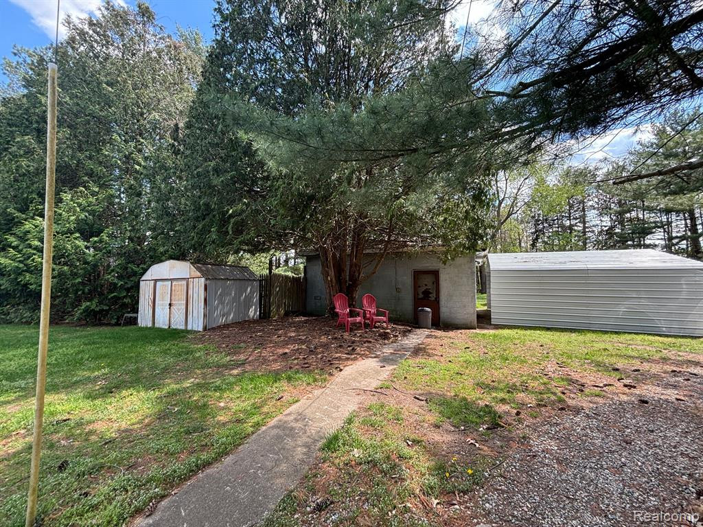 921 SUPERIOR Street, Commerce Twp, MI 48390 — Photo 40