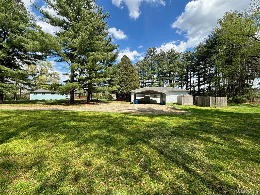 921 SUPERIOR Street, Commerce Twp, MI 48390 — Photo 42