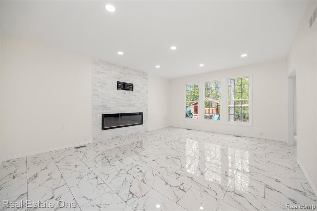 5059 CHERRY BLOSSOM Circle, West Bloomfield, MI 48324 — Photo 6