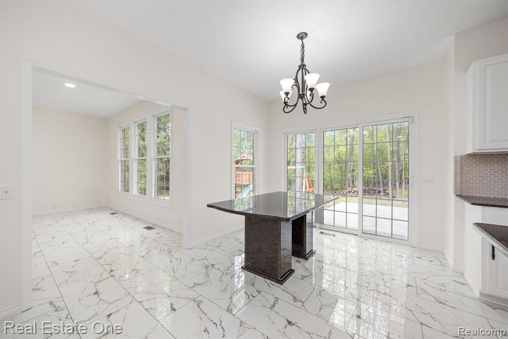 5059 CHERRY BLOSSOM Circle, West Bloomfield, MI 48324 — Photo 10