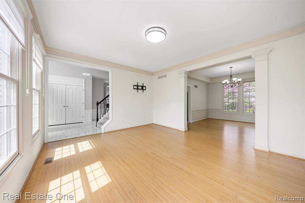 5059 CHERRY BLOSSOM Circle, West Bloomfield, MI 48324 — Photo 13
