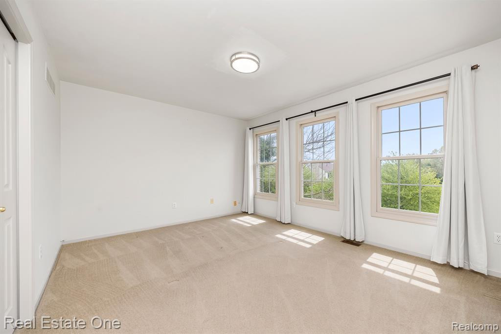 5059 CHERRY BLOSSOM Circle, West Bloomfield, MI 48324 — Photo 17