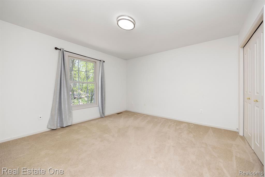 5059 CHERRY BLOSSOM Circle, West Bloomfield, MI 48324 — Photo 19