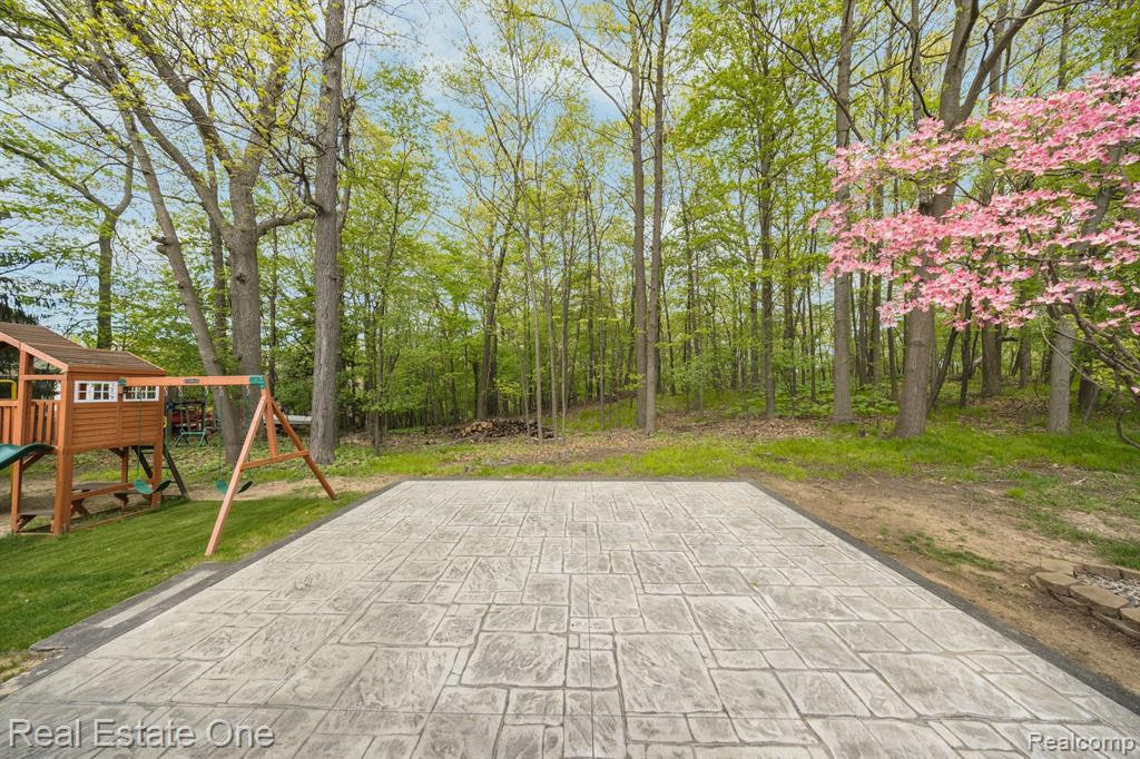 5059 CHERRY BLOSSOM Circle, West Bloomfield, MI 48324 — Photo 27