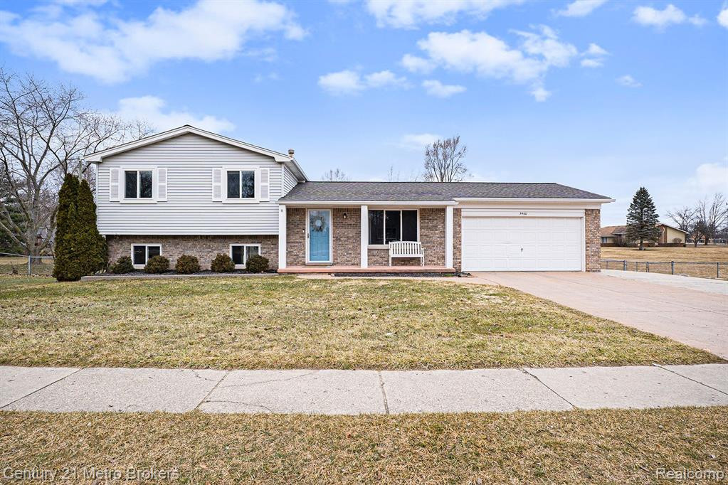 5460 MAYBEE Road, Clarkston, MI — Photo 2