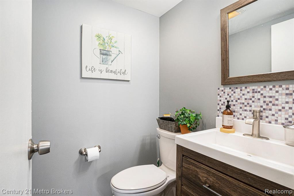 5460 MAYBEE Road, Clarkston, MI — Photo 9